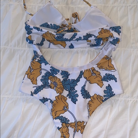 Swimsuit - Picture 2 of 3